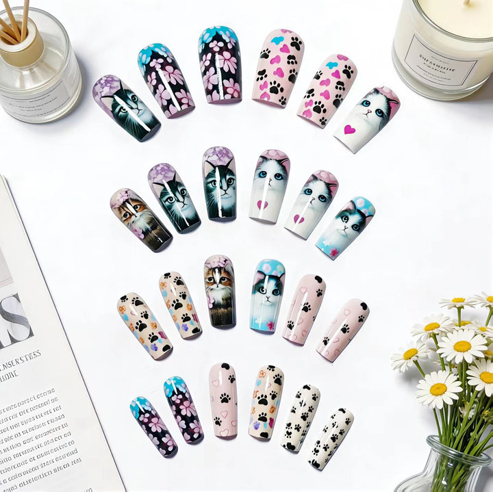 Creative artificial nails with playful cat pattern Bowlift