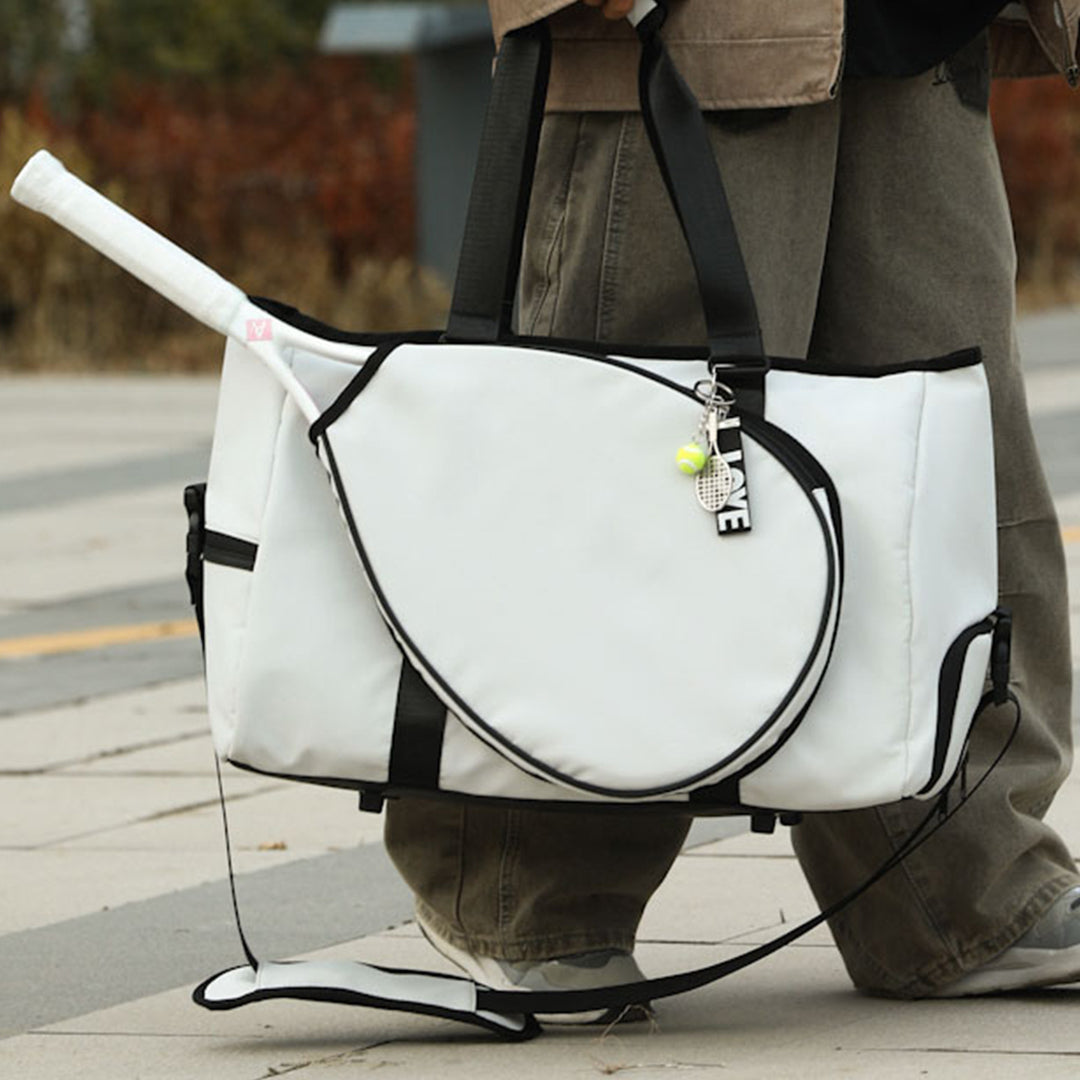 Versatile sports and travel bag with innovative storage Bowlift