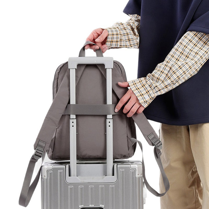 Everyday backpack with practical space concept Bowlift