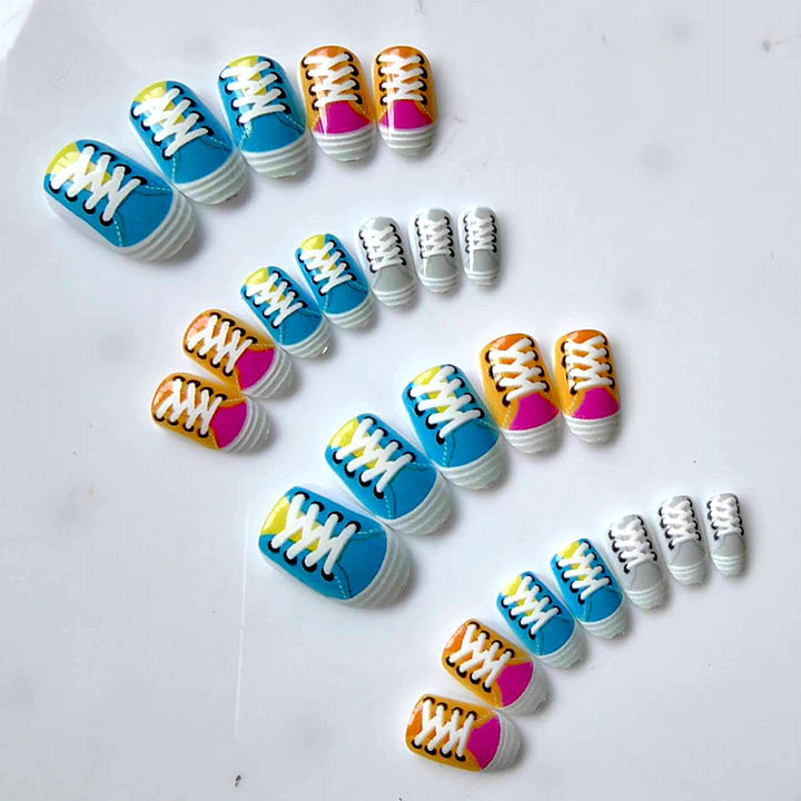 Artificial nails in sneaker design Bowlift
