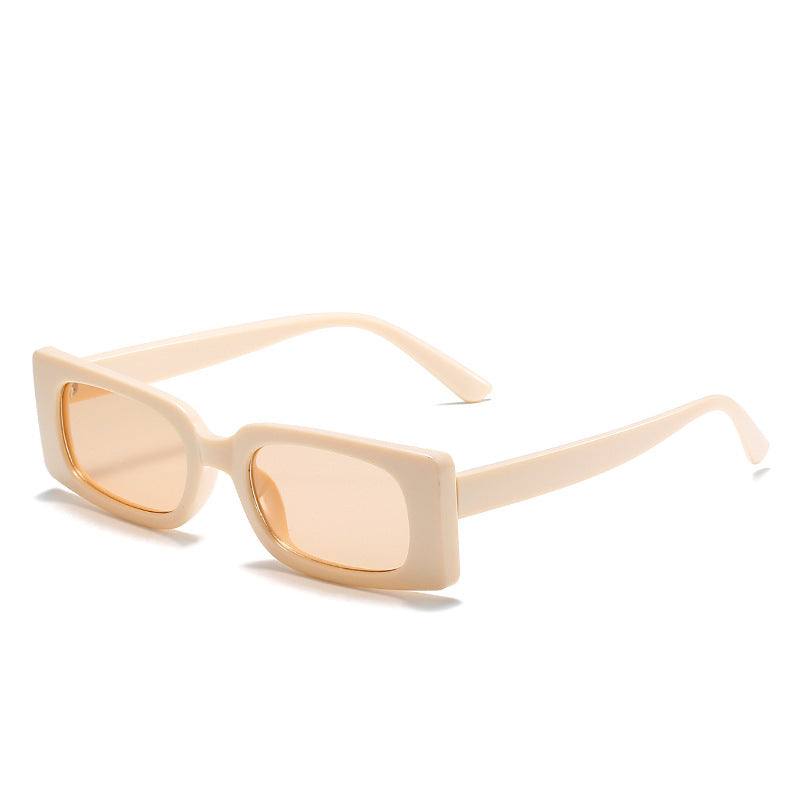 Women's sunglasses in modern retro style Bowlift