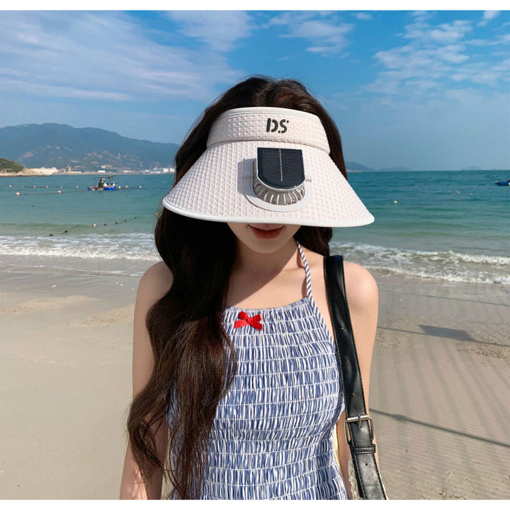 adjustable sun visor with integrated mini fan and UV protection Bowlift