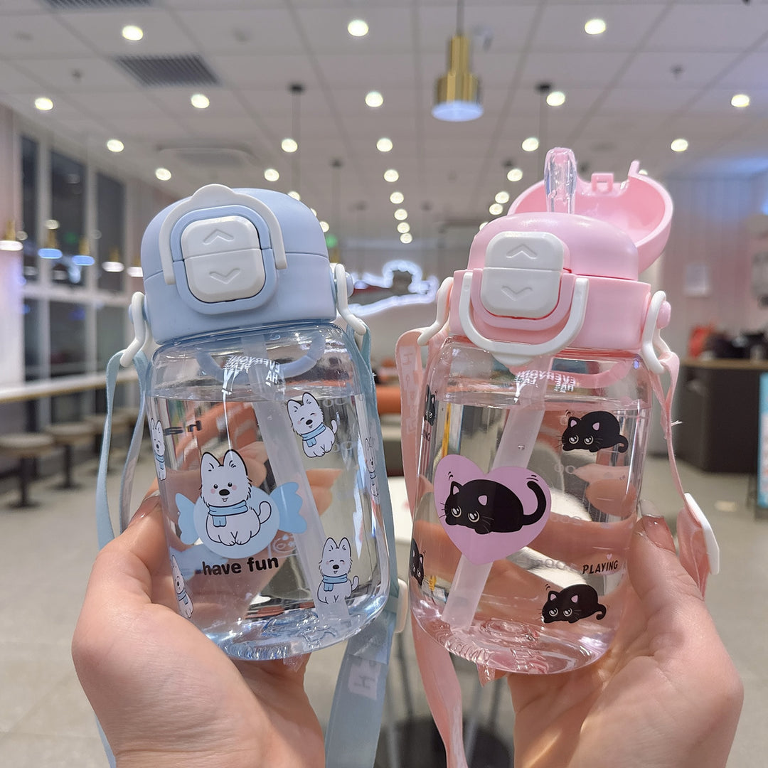 Women's creative drinking bottle with ergonomic lid Bowlift