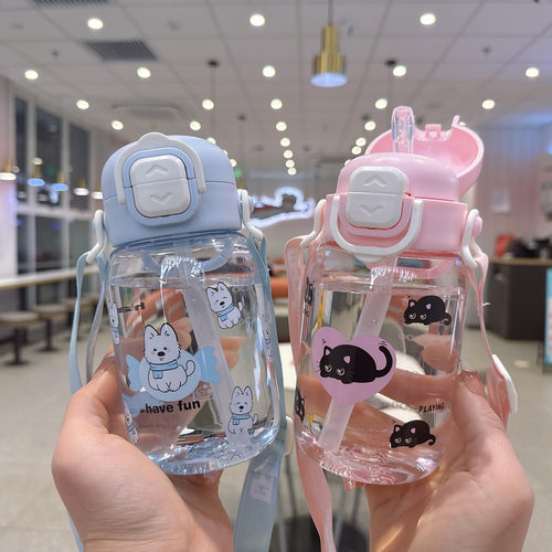 Women's creative drinking bottle with ergonomic lid Bowlift