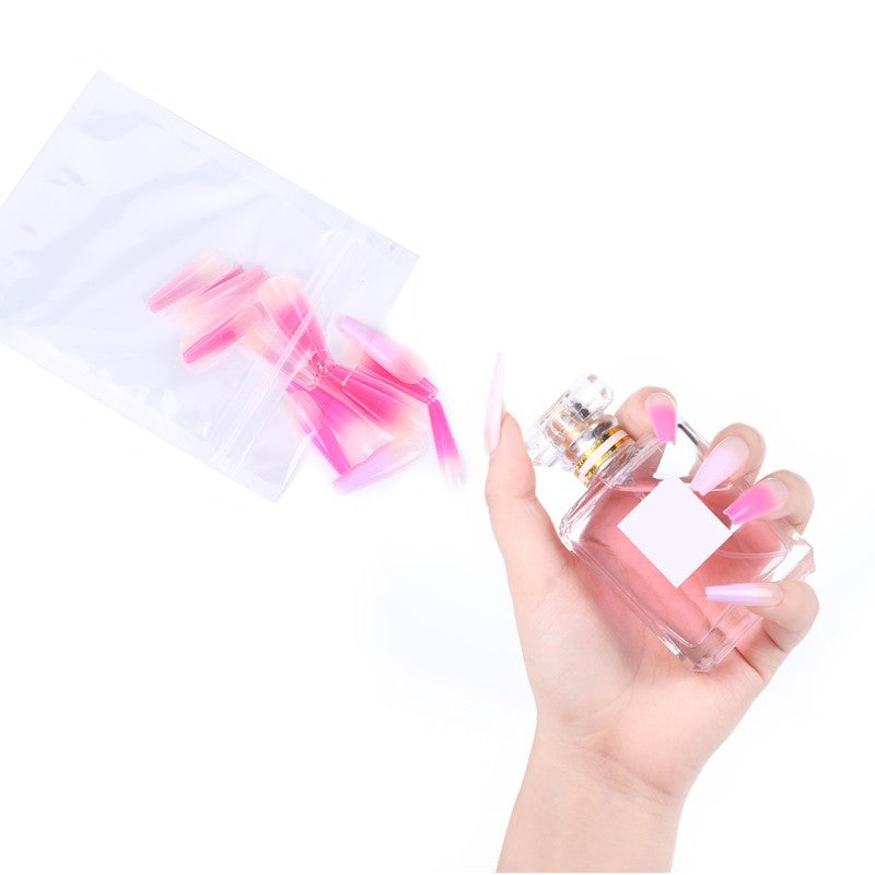 Artificial nails in elegant stiletto design Bowlift
