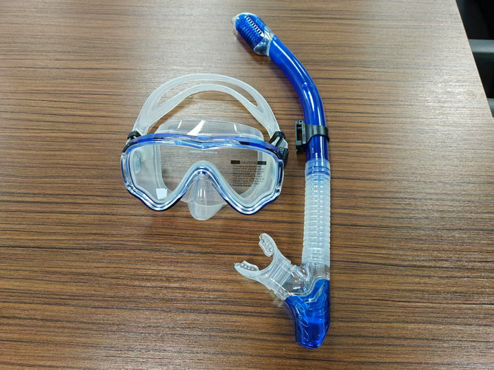Diving mask with anti-fog technology and wide field of vision Bowlift