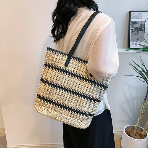 Handmade beach bag with striking leather handles Bowlift