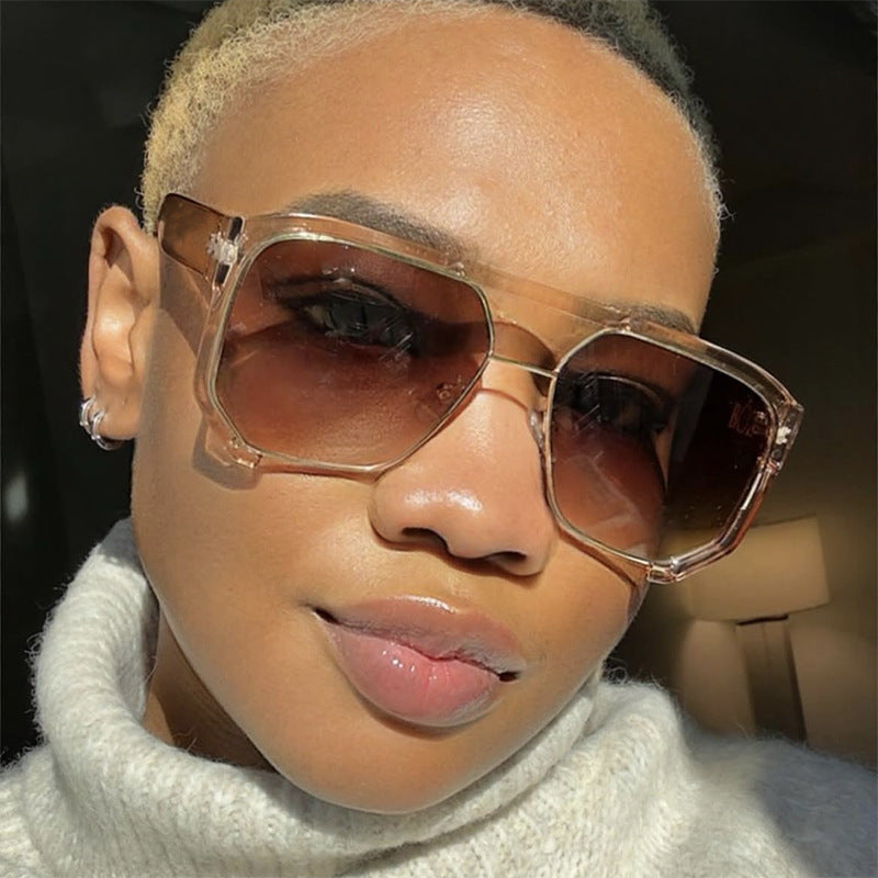 Ladies fashionable oversized sunglasses with elegant, faceted frame construction Bowlift