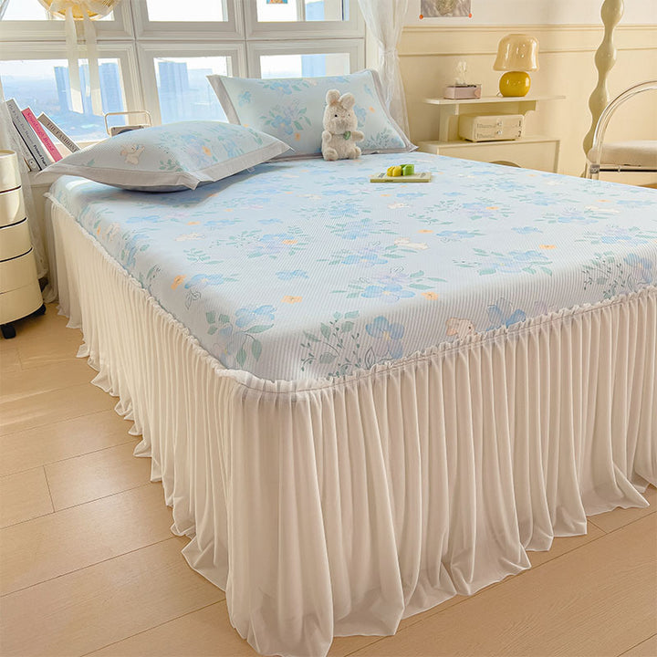 Women's elegant and decorative bedding throw set with cheerful floral pattern Bowlift
