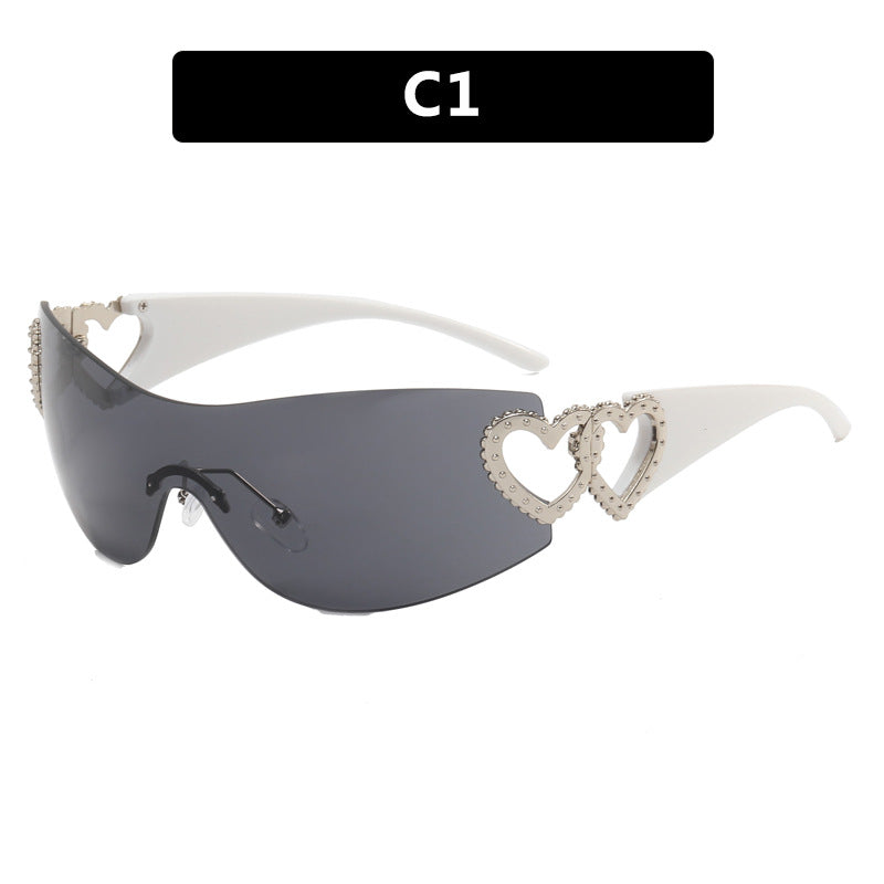 Ladies Fashion Sunglasses with Heart Applications Bowlift
