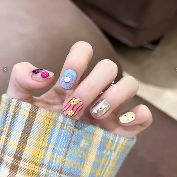 Themed Press-On Nail Art Set with Hello Kitty Designs Bowlift
