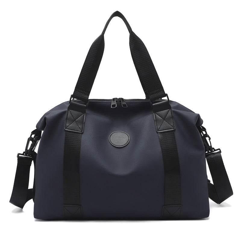 Sporty travel bag with sealed zipper and adjustable shoulder strap Bowlift