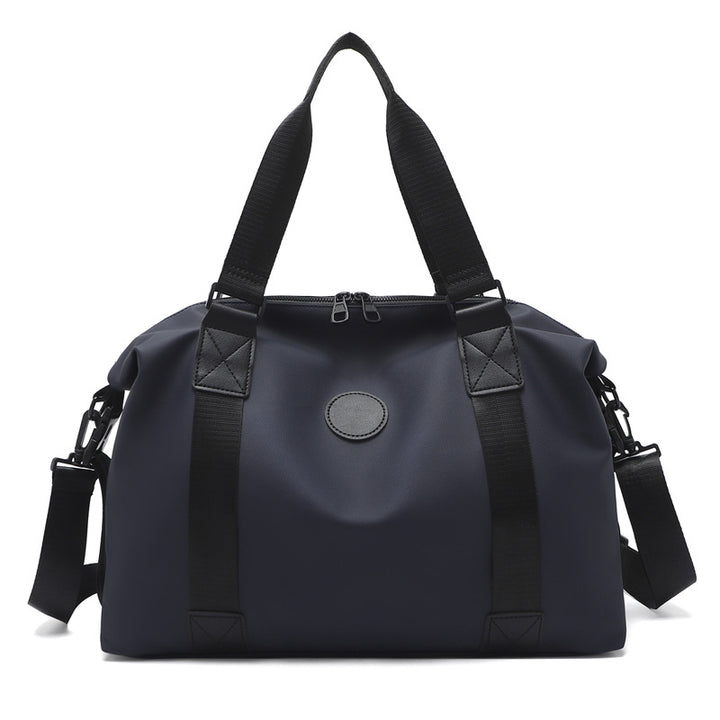 Sporty travel bag with sealed zipper and adjustable shoulder strap Bowlift
