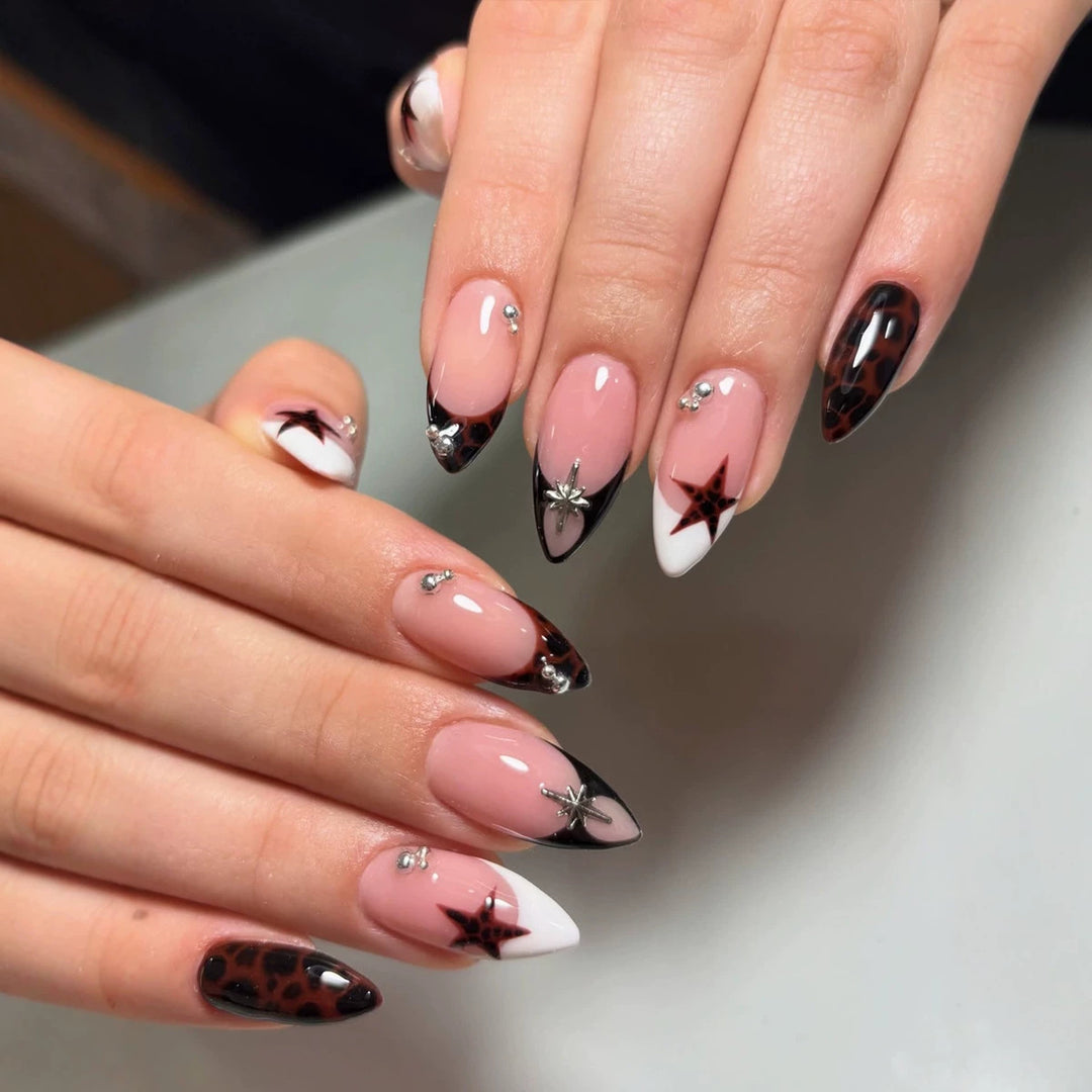Artistic Star-Embellished Press-On Nail Set Bowlift