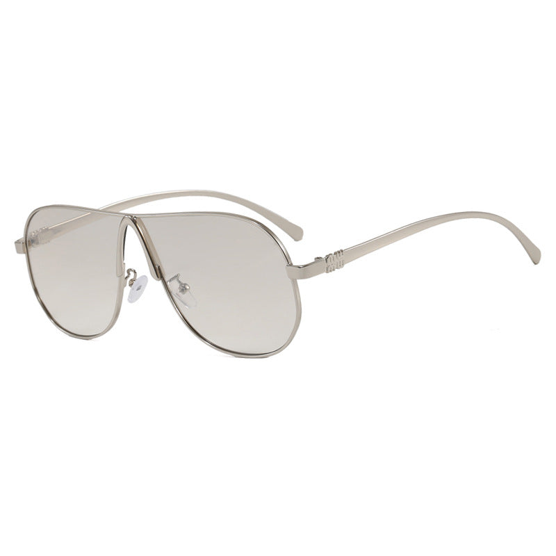 Women oversized sunglasses with modern design Bowlift