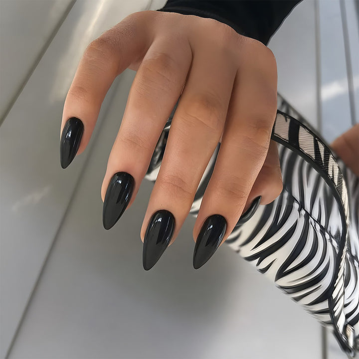 Creative nail art set with leopard pattern and glitter accents Bowlift