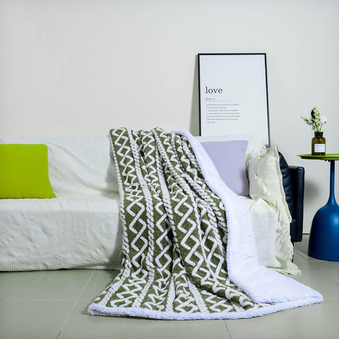 Women’s cuddly blanket in modern Boho design Bowlift