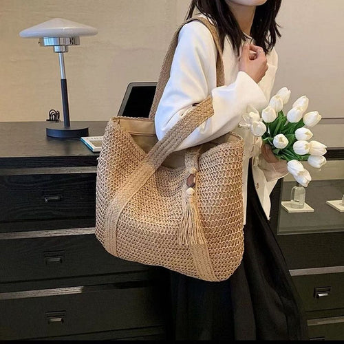 Braided beach bag with fringe detail Bowlift