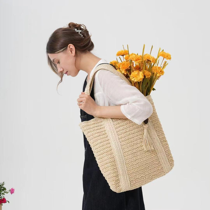 Spacious shopping bag with textured fabric pattern Bowlift