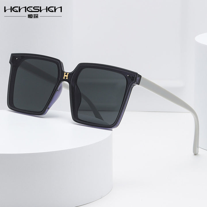 Women's square sunglasses with elegant gradient Bowlift