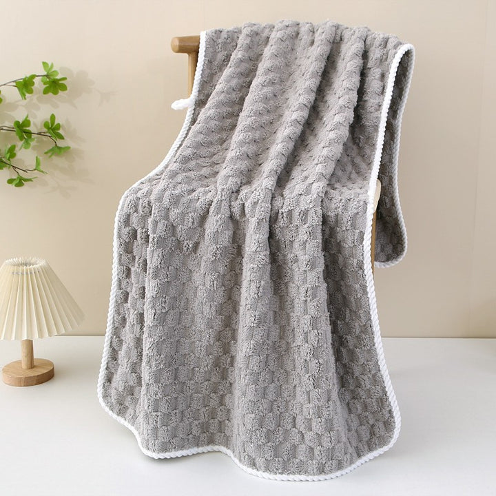 Cozy Living Blanket Made of Soft Microfiber Bowlift