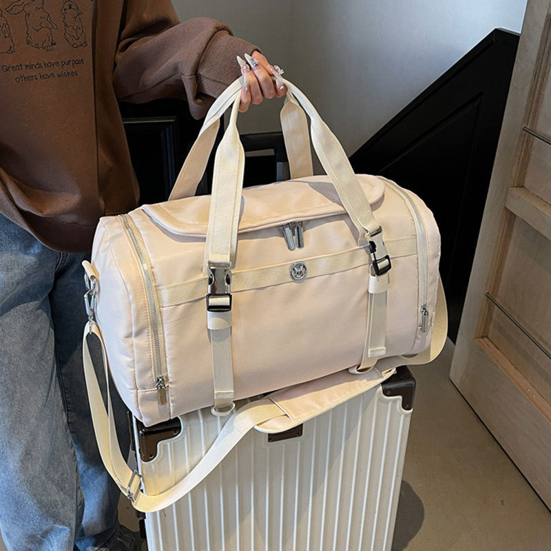 Sporty tote bag with multiple compartments and sturdy design Bowlift