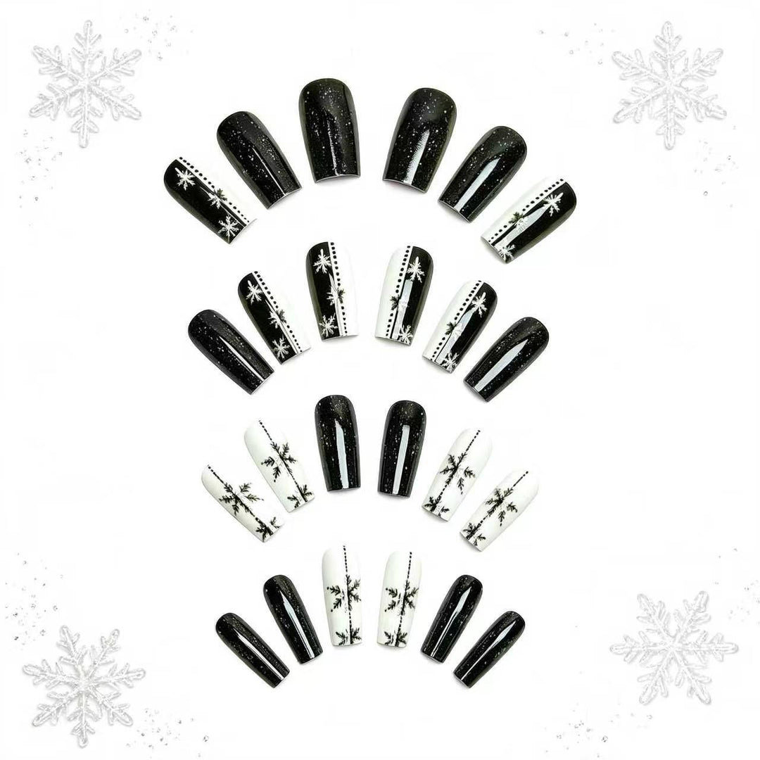 Elegant Winter Snowflake Nail Art Bowlift