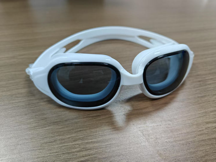 Swim goggles for clear vision and maximum comfort Bowlift
