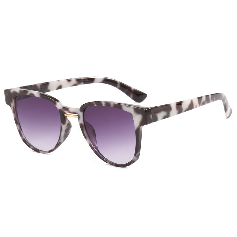 Ladies Designer Sunglasses with Unique Cat-Eye Frame Bowlift