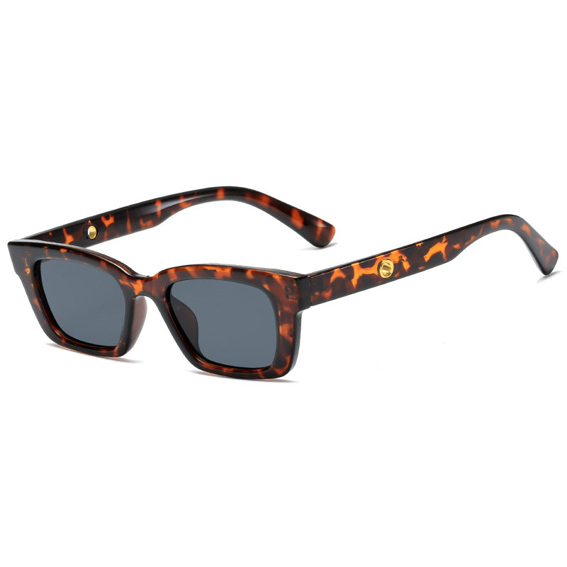 Women's trendy square sunglasses in vintage style Bowlift