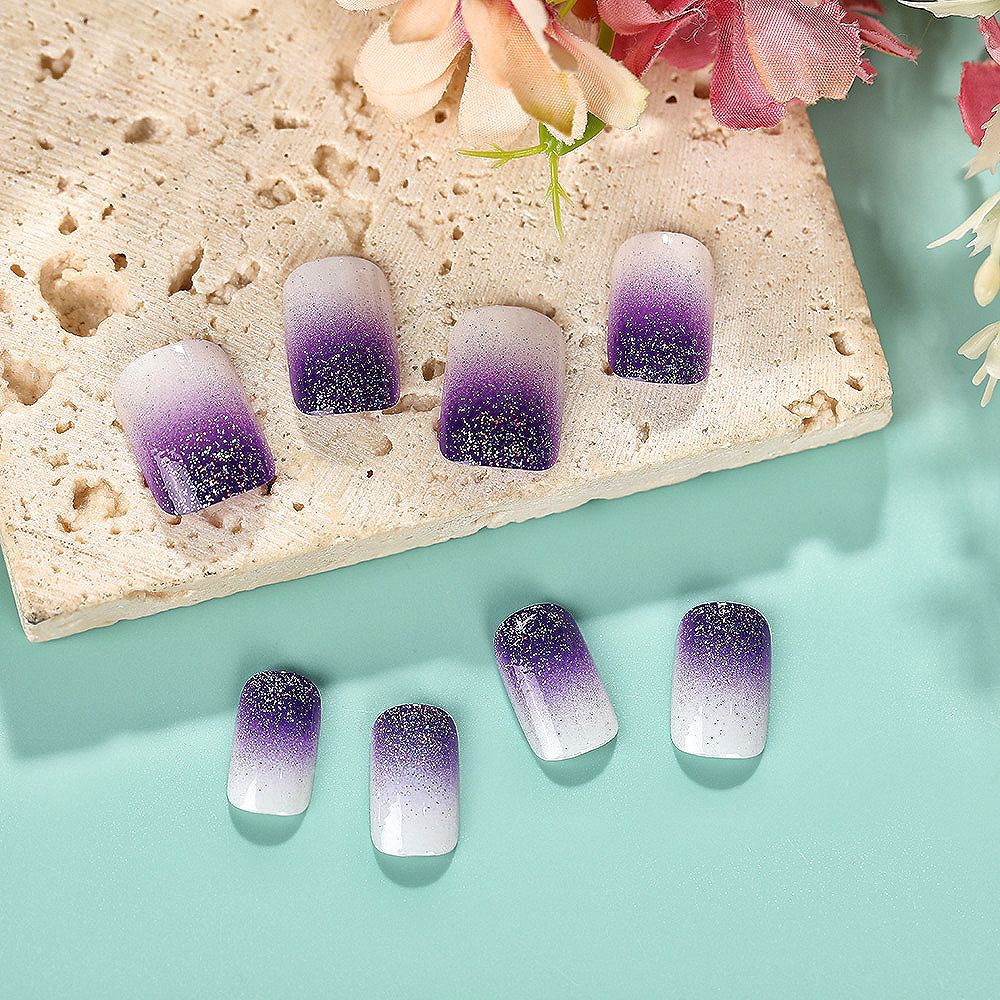 Glittering artificial nails with ombre effect Bowlift