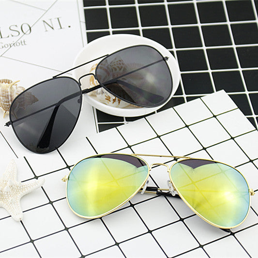Women's modern pilot sunglasses with gradient lens design Bowlift