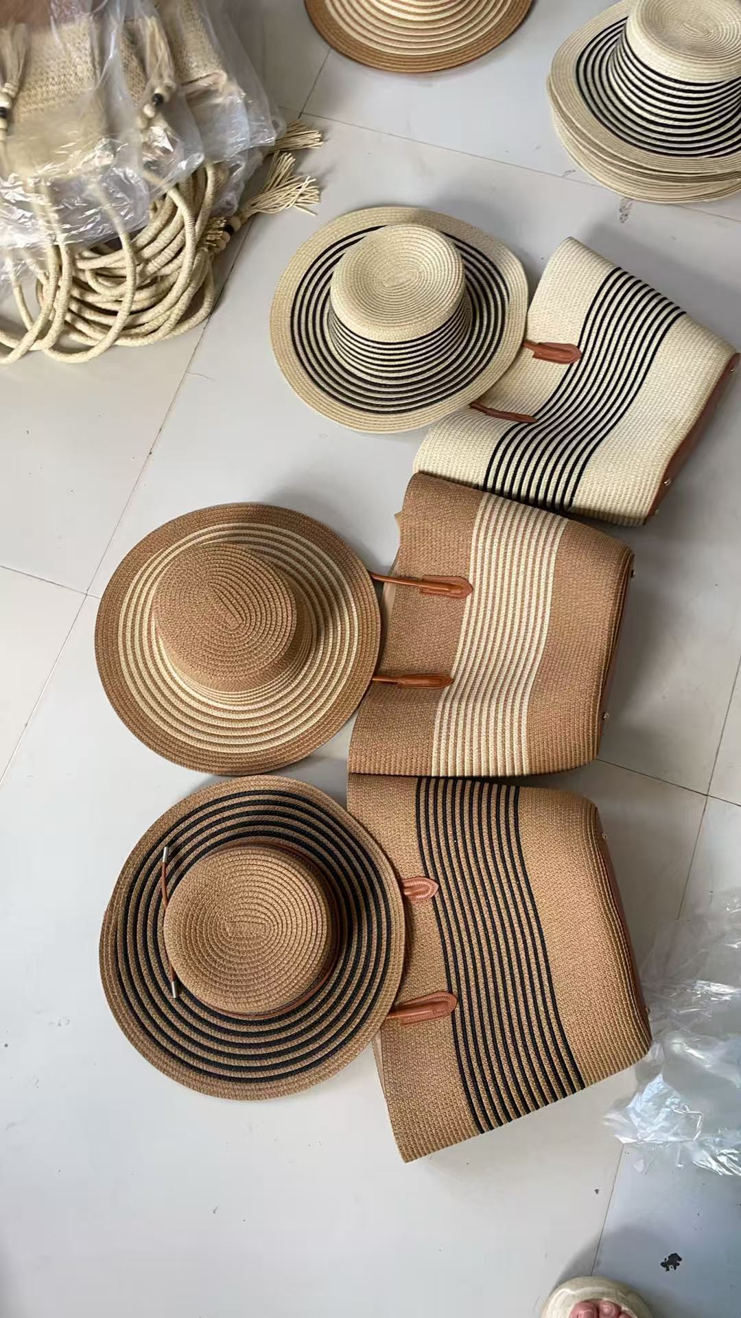 Summer straw hats Bowlift