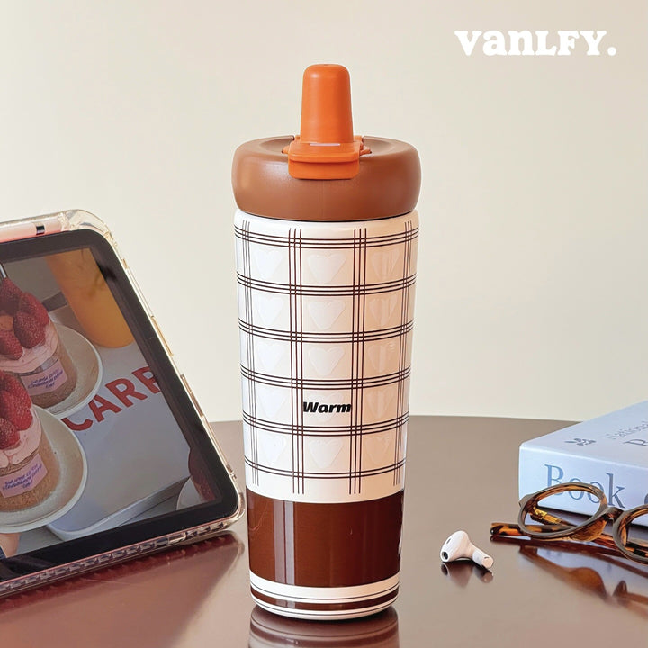 Women's insulated drinking bottle with innovative silicone cap and cheerful Bowlift motif