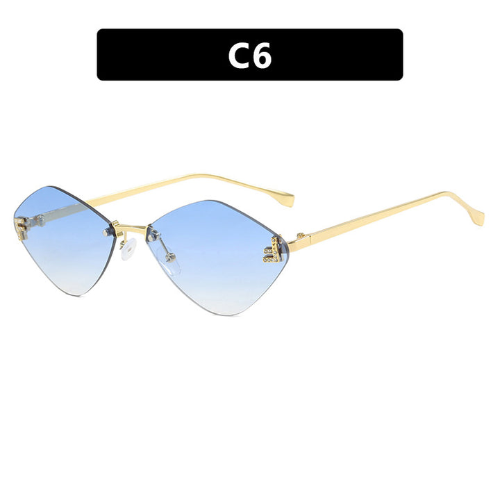 Women's geometric sunglasses in an extravagant design with gradient lenses Bowlift