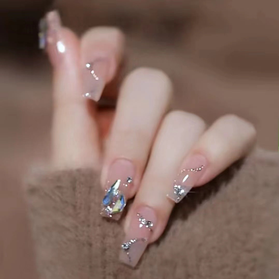 Glamorous artificial nails with glitter accents Bowlift