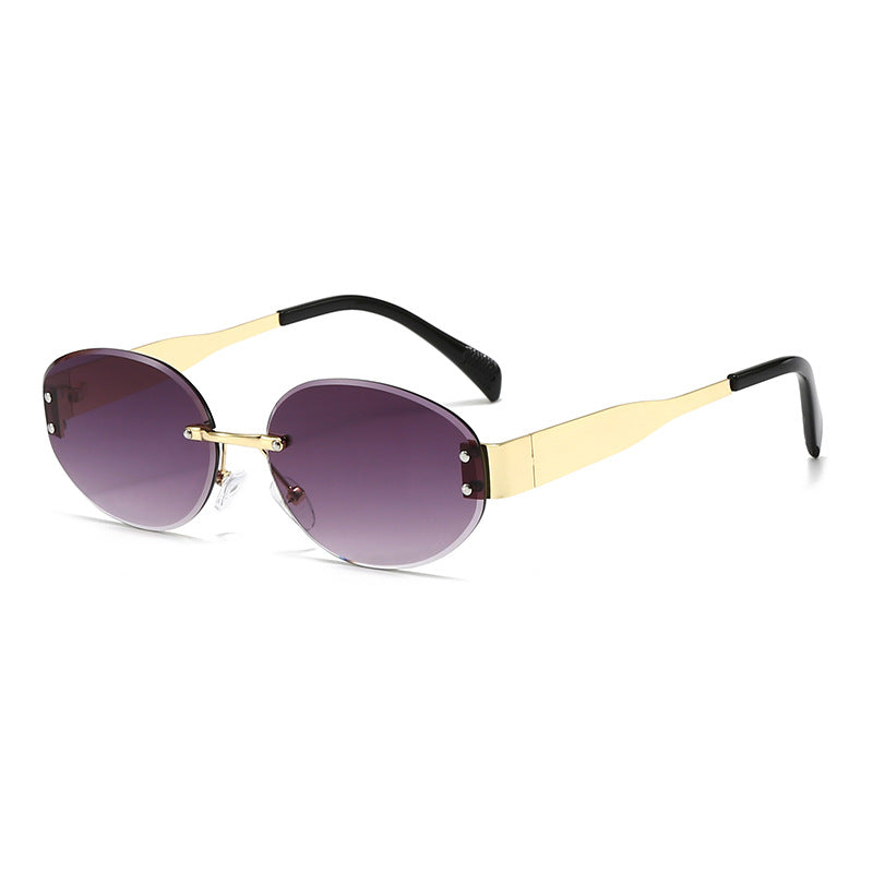 Retro-Inspired Oval Frame Sunglasses