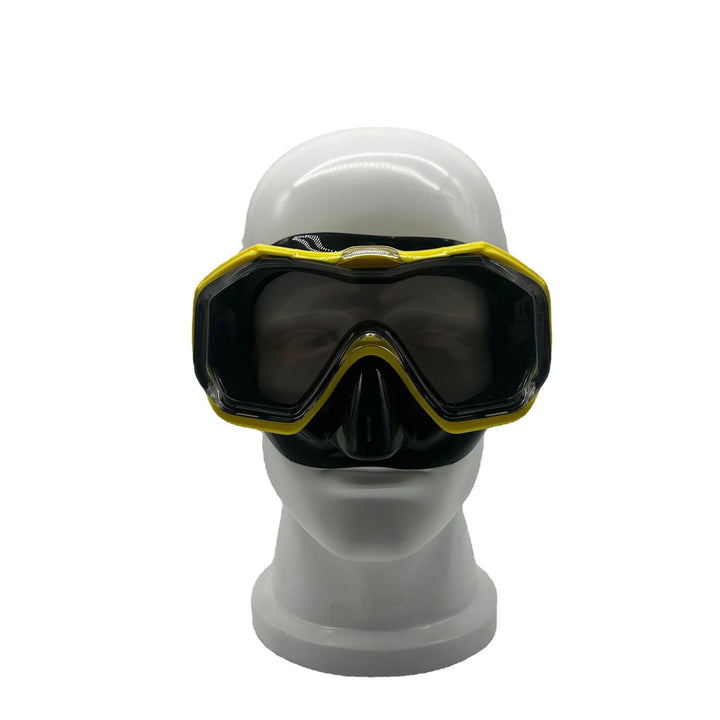 Diving mask with wide field of vision and anti-fog technology Bowlift