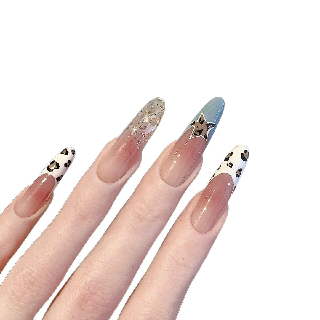 Artificial nails with creative glitter effect and animal design Bowlift