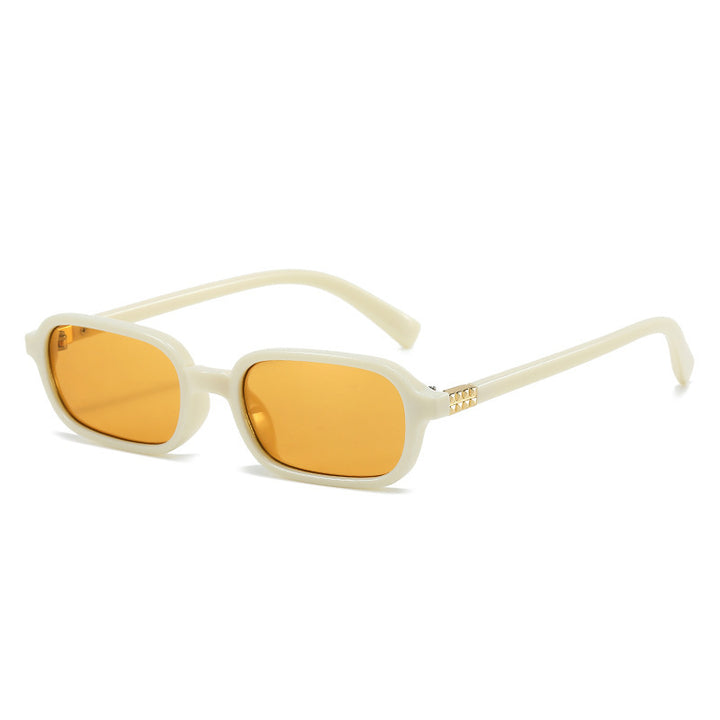 Chic Flat Lens Sunglasses with Decorative Metal Details Bowlift