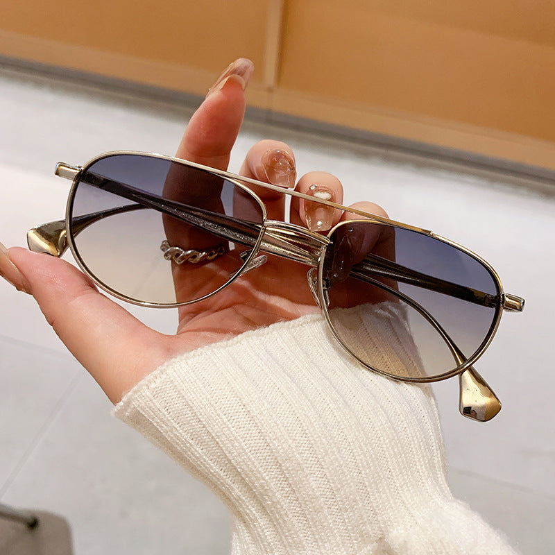 Ladies fashionable pilot sunglasses with elegant gold frame Bowlift