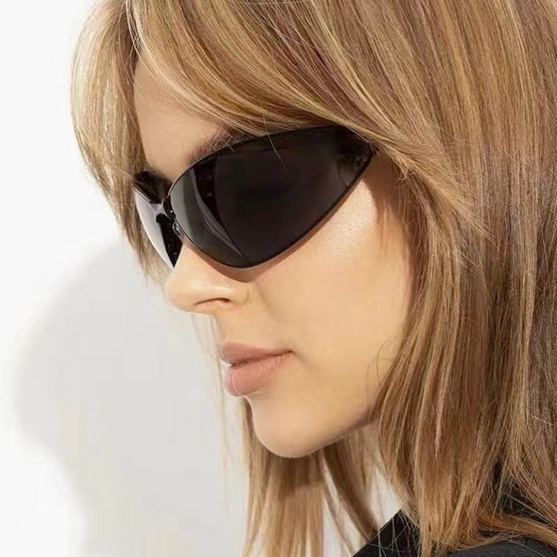 Women's Cat-Eye Sunglasses with Fashionable Metal Frame Bowlift