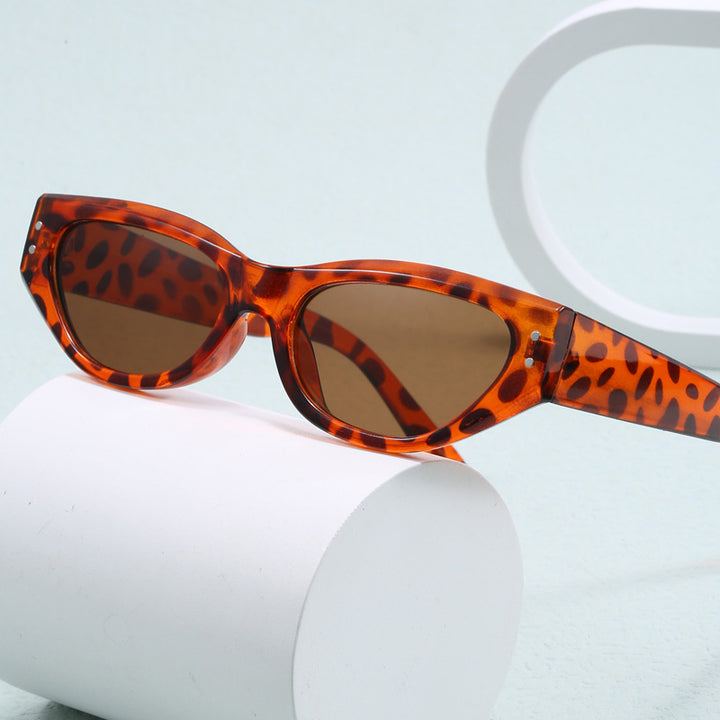 Women Stylish Cat-Eye Sunglasses with High-Quality Design Bowlift