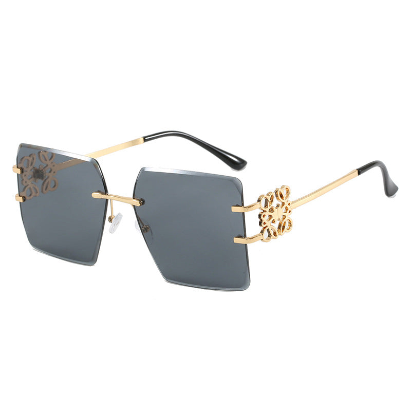 Women's fashionable sunglasses with exceptional design and golden accents Bowlift