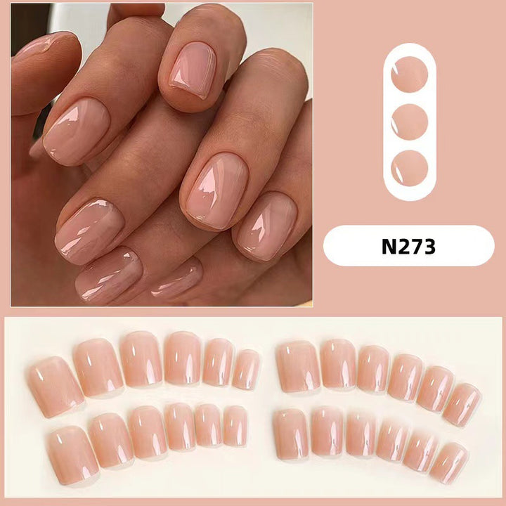 High-quality artificial nails in a natural look Bowlift