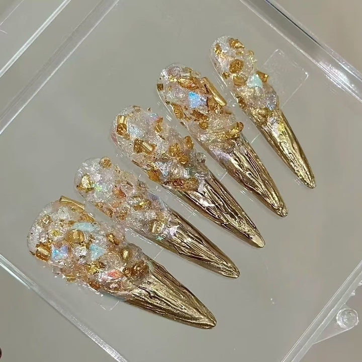 Elegant 3D Gold-Accent Press-On Nail Set Bowlift
