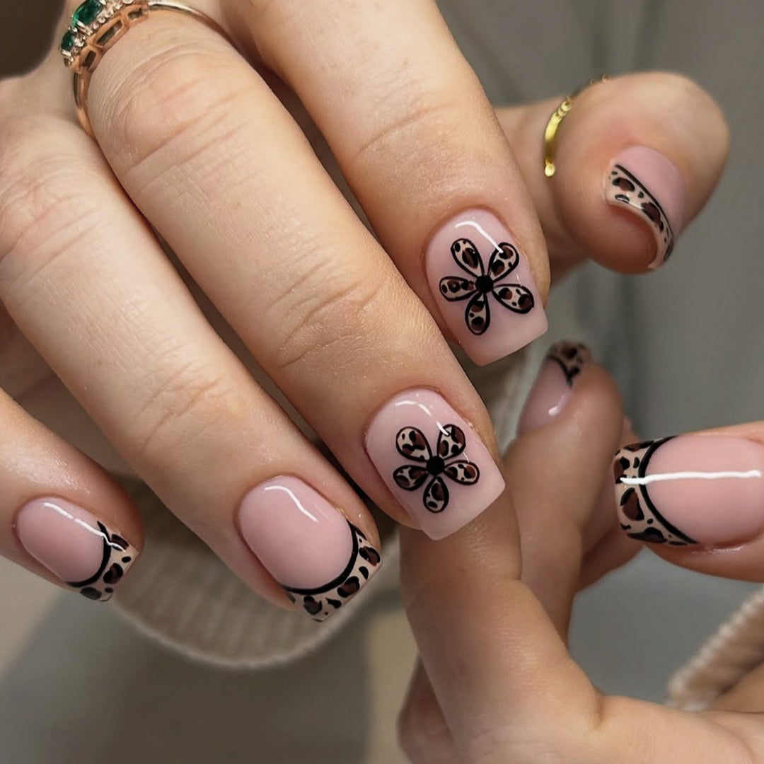 Elegant Floral Accent Nail Art Set Bowlift