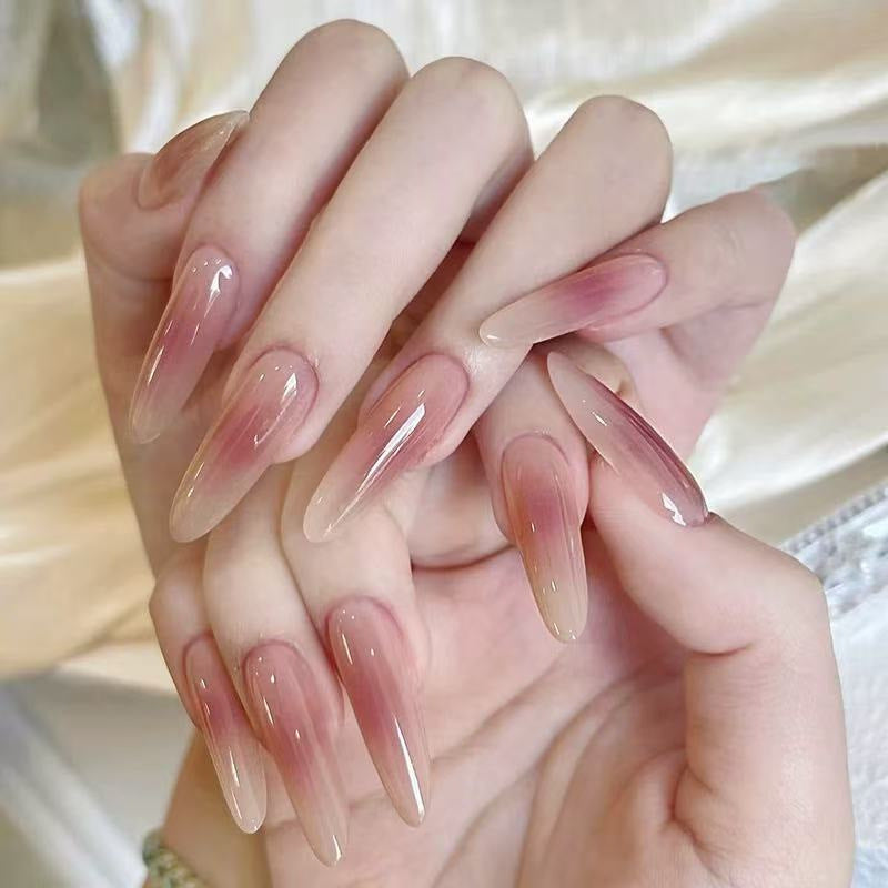 Elegant artificial nails in modern stiletto style Bowlift