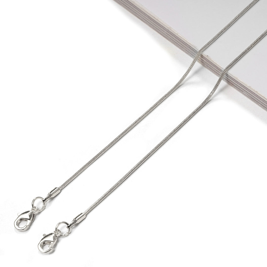 Sleek Metal Eyewear Chain Bowlift