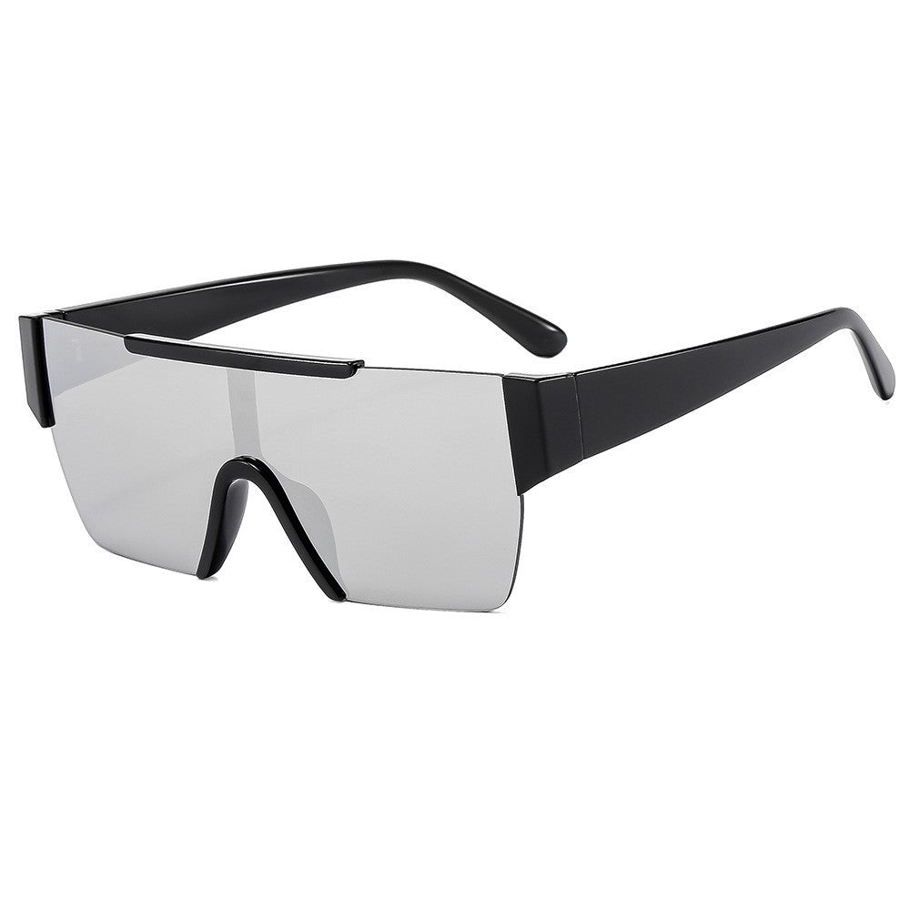 Ladies Sporty Oversized Sunglasses with Modern Protective Frame Bowlift